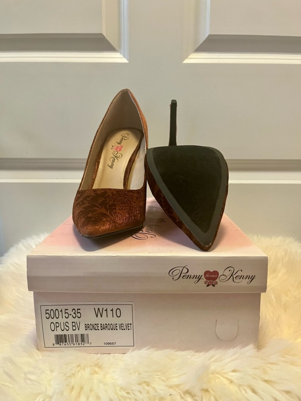 NEW Penny Loves Kenny Bronze Baroque Velvet Heels – Size 11 w/ Box